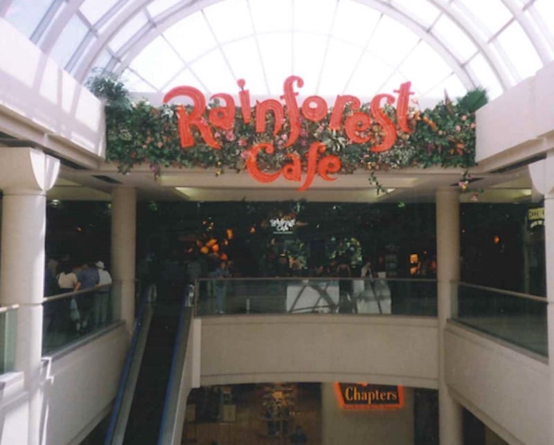 rainforest cafe metrotown mall burnaby